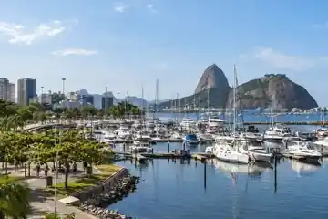 Marina da Glória e barcos na Baía de Guanabara
