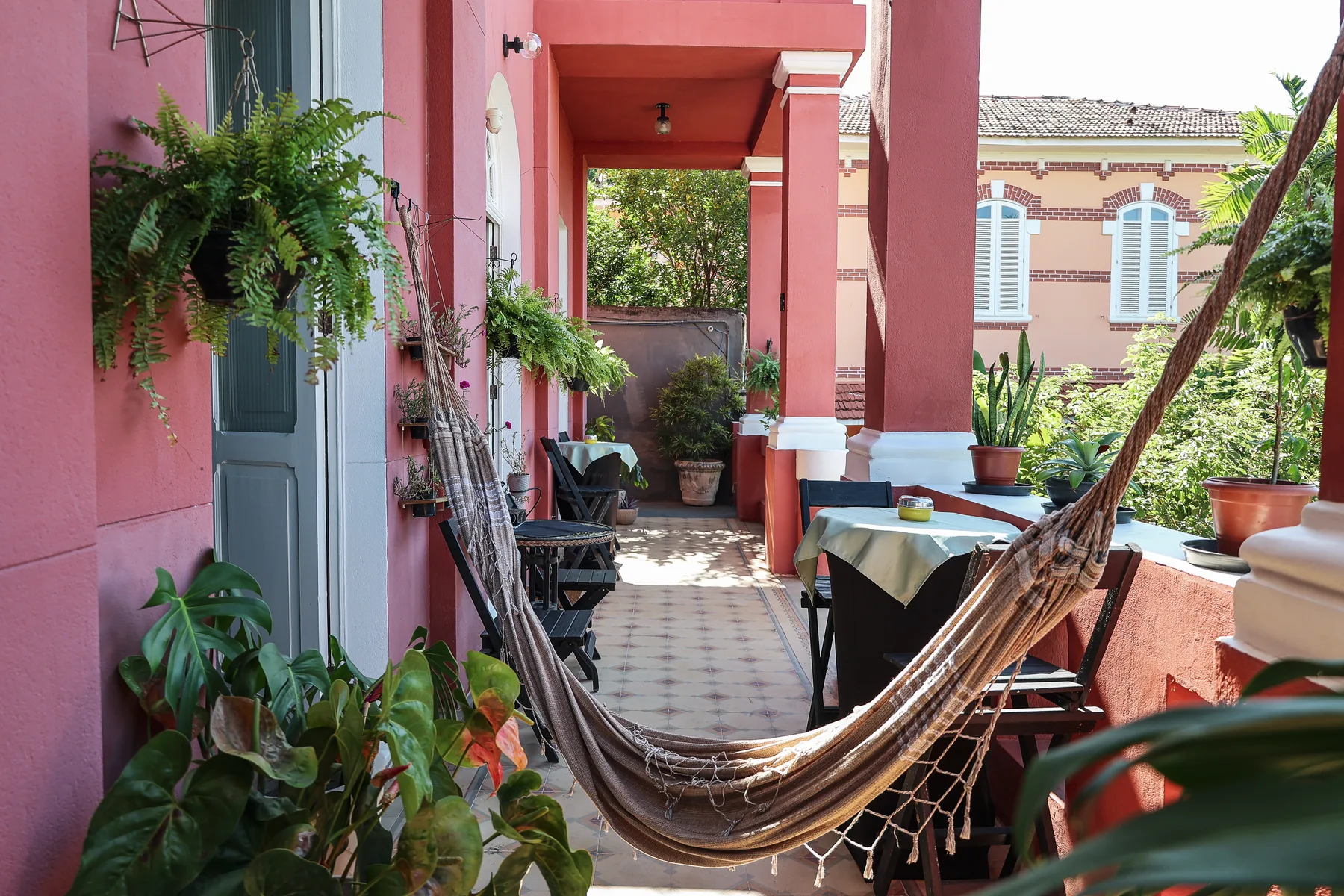 Villa Dourada veranda and garden