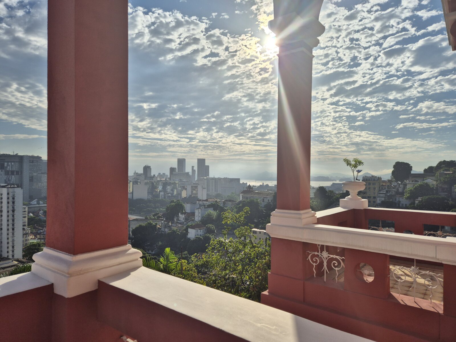 Vista da Villa Dourada para a cidade do Rio de Janeiro